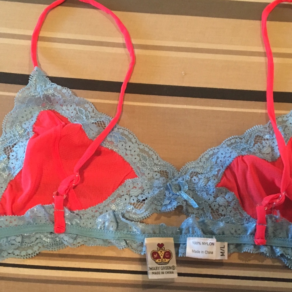 💋 Bralette 💋 - Picture 3 of 4